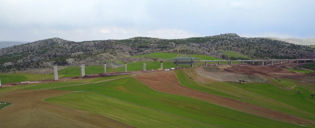 نمونه پروژه سیستم داربست متحرک در کشور ترکیه (ساخت پل بتنی با دهانه 90 متری)